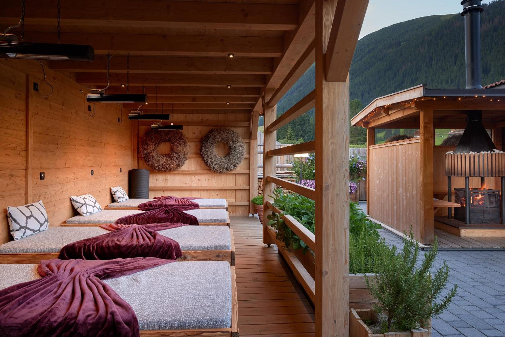 Vitalpina Hotel Magdalenahof Santa Maddalena in Val Casies Esterno foto